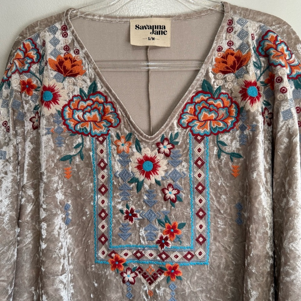 Savanna Jane Velvet Floral Embroidered Tunic Top Blouse V Neck Dolman Sleeve S/M - Picture 3 of 9